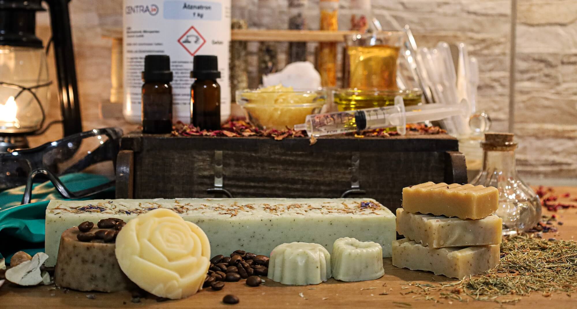 Selbst gesiedete Naturseifen mit Ölen und Zutaten – Workshop Seifensieden Selbst gesiedete Naturseifen mit Ölen und Zutaten – Workshop Seifensieden